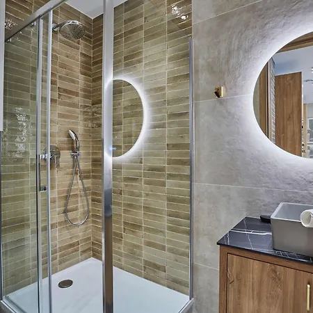 Exceptional 4bdr 10p Near Montmartre Appartement *