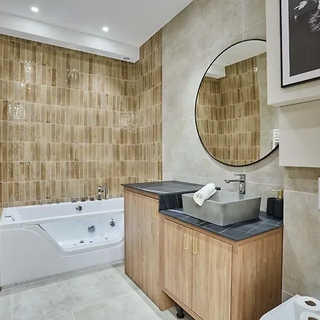 Exceptional 4bdr 10p Near Montmartre Appartement