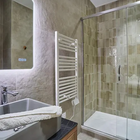 Exceptional 4bdr 10p Near Montmartre *